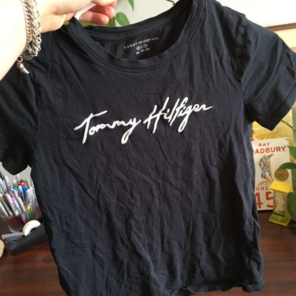 TOMMY HILFIGER EMBROIDERED TEE